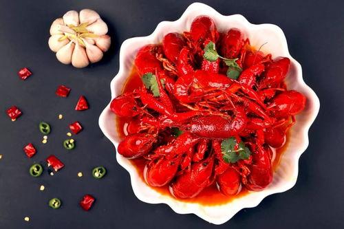小龙虾变网红视频,视频走红背后的美食魅力