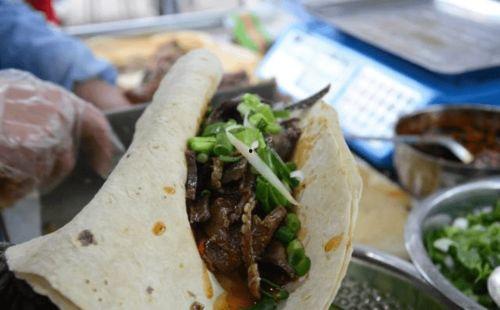 烙馍卷瓜怎么吃